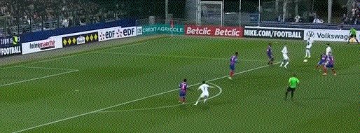 足球比分直播-【法国杯】中锋首开纪录+造进球 巴黎3比1客胜晋级